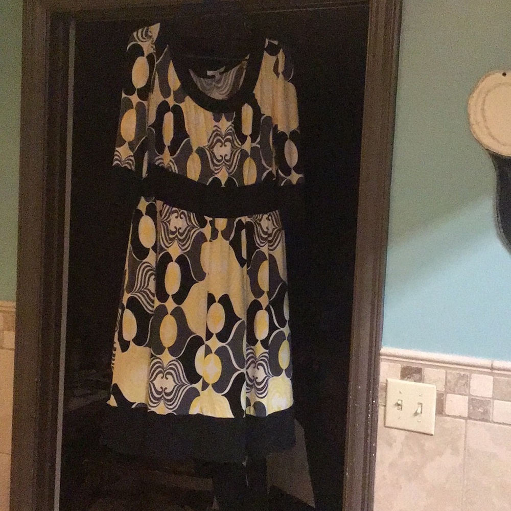 Dress - Picture 2 of 5